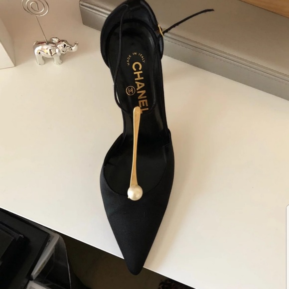 CHANEL Black Satin RARE Pearl Gold Metal sz 38.5 - Picture 6 of 7